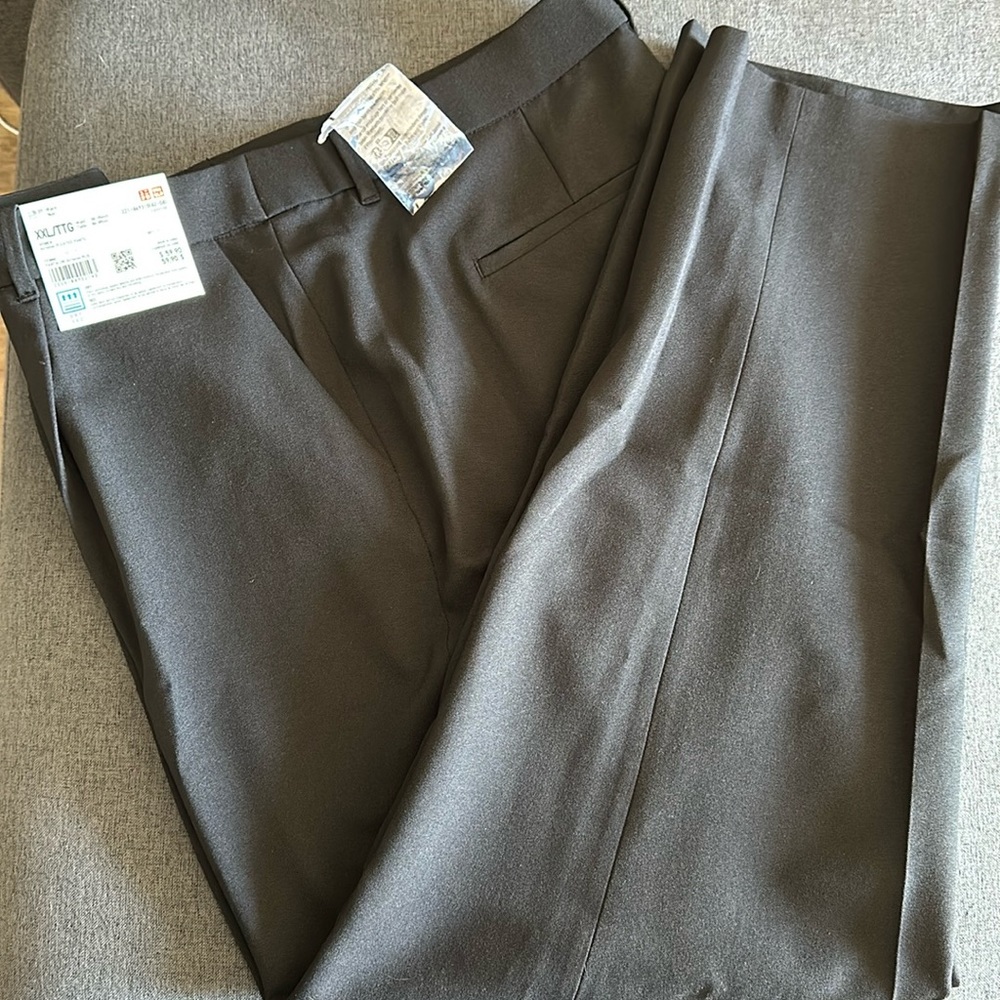 Uniqlo women AirSense pleated pants
